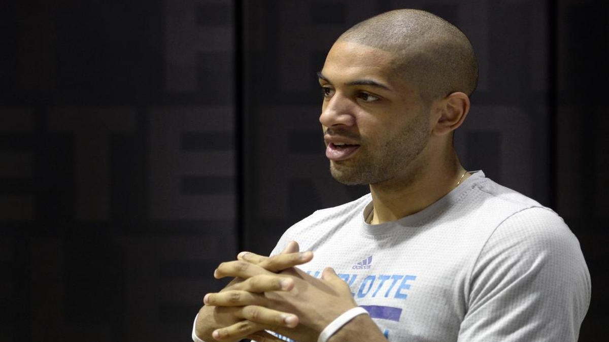 An MRI Thursday showed no additional damage after Charlotte Hornets guard Nic Batum suffered a hyper-extended right knee Wednesday.