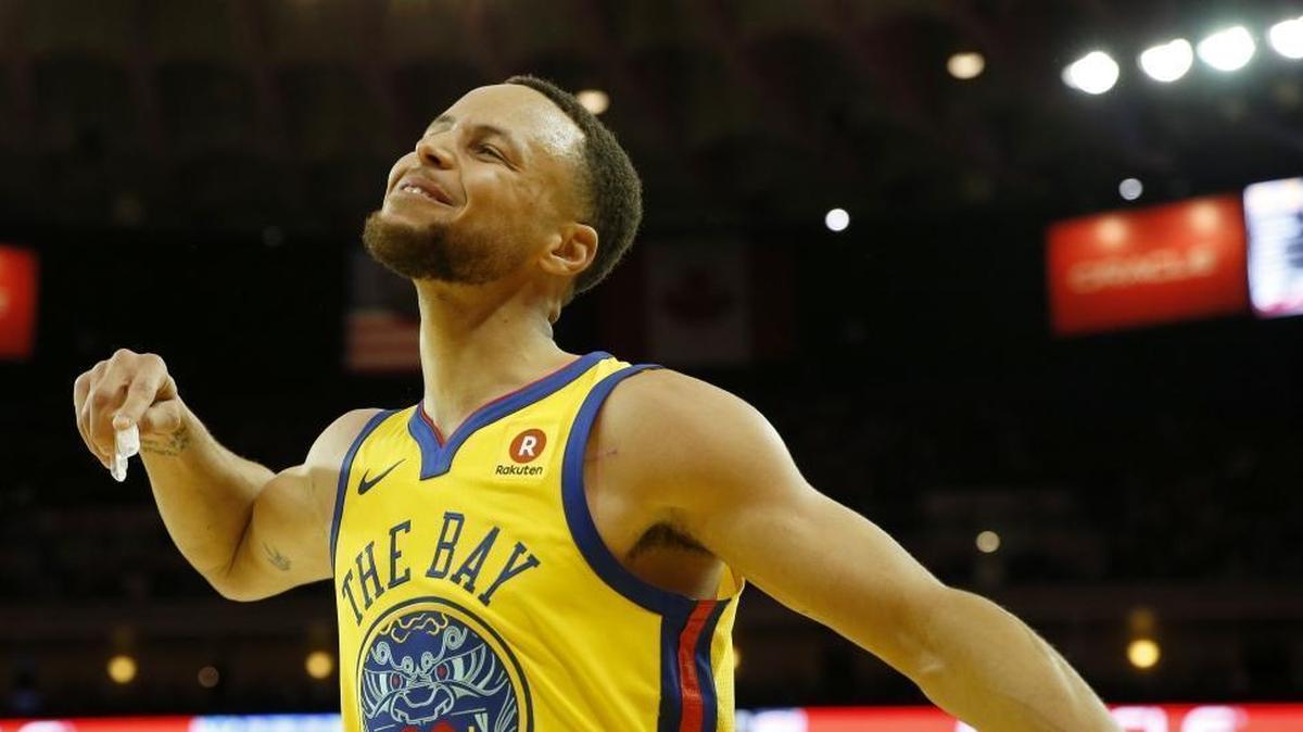 Golden State Warriors star Stephen Curry accidentally shattered a glass table in his hotel room on Thursday afternoon.