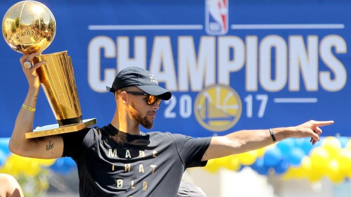 Would former Davidson star Stephen Curry still have won two championships had a proposed draft-day trade to the Phoenix Suns gone through?