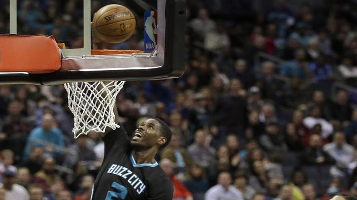 Marvin Williams (2) scored 27 points against the New Orleans Pelicans on Saturday.