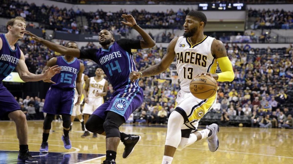 Indiana Pacers forward Paul George (13) scored 39 points as the Pacers defeated the Hornets 98-77 Wednesday in Indianapolis.