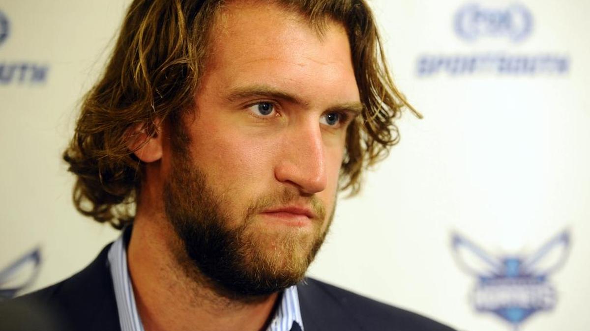 Charlotte Hornets center Spencer Hawes enjoyed his best game this season on Monday, when he scored 13 points and grabbed 13 rebounds against Indiana. The Hornets won 122-100 to improve to 5-1, their best start in franchise history.