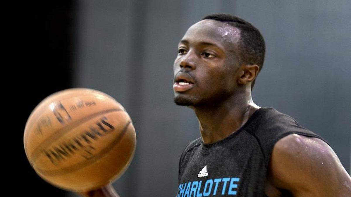 
Notre Dame guard Jerian Grant, one of six draft prospects to work out for the Charlotte Hornets on Monday, could give the team a bigger point guard option.
