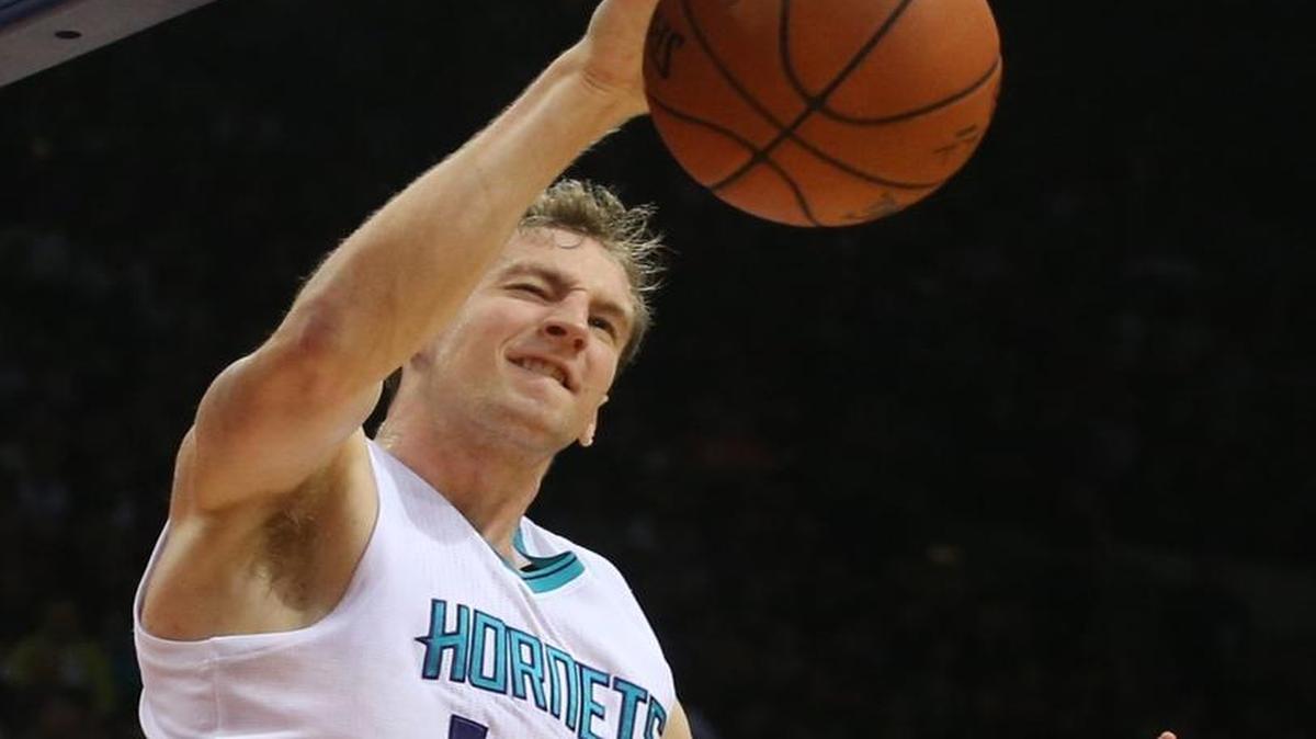 
Charlotte Hornets forward Cody Zeller dunks for two of his 16 points Sunday versus the Los Angeles Clippers.
