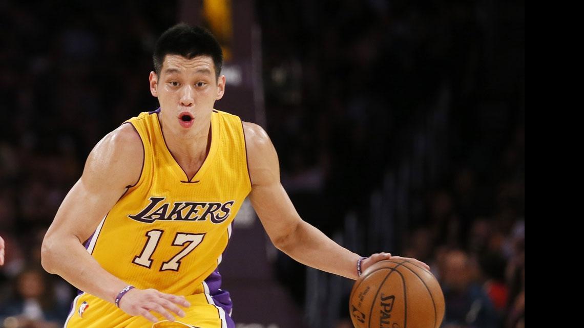 
The Charlotte Hornets signed free-agent point guard Jeremy Lin Thursday.


