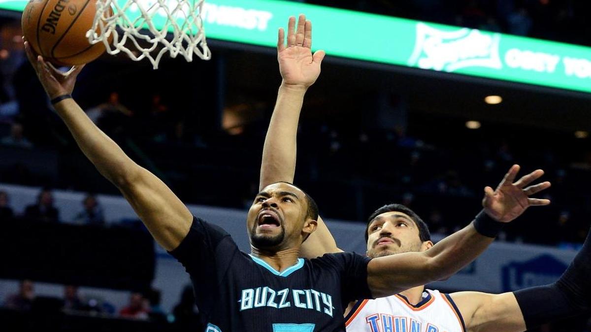Charlotte Hornets point guard Ramon Sessions (7) has been diagnosed with a torn lateral meniscus in his left knee.