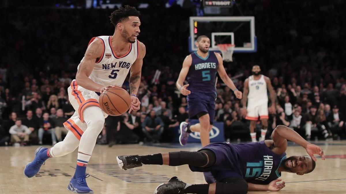 Former Charlotte Hornet Courtney Lee (5) had a big fourth quarter for the New York Knicks Friday.