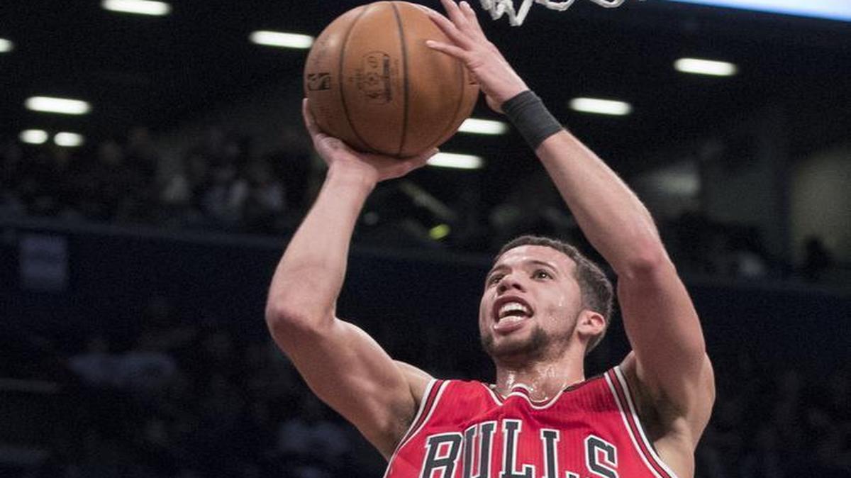 The Charlotte Hornets addressed their pressing need for point guard depth Saturday, agreeing to terms with former NBA Rookie of the Year Michael Carter-Williams.