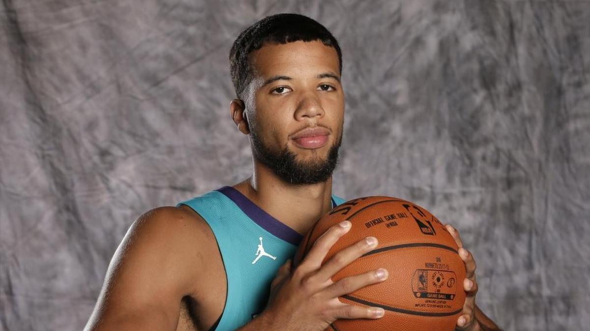 Charlotte Hornets' Michael Carter-Williams sat out scrimmaging at practice Monday with knee soreness.