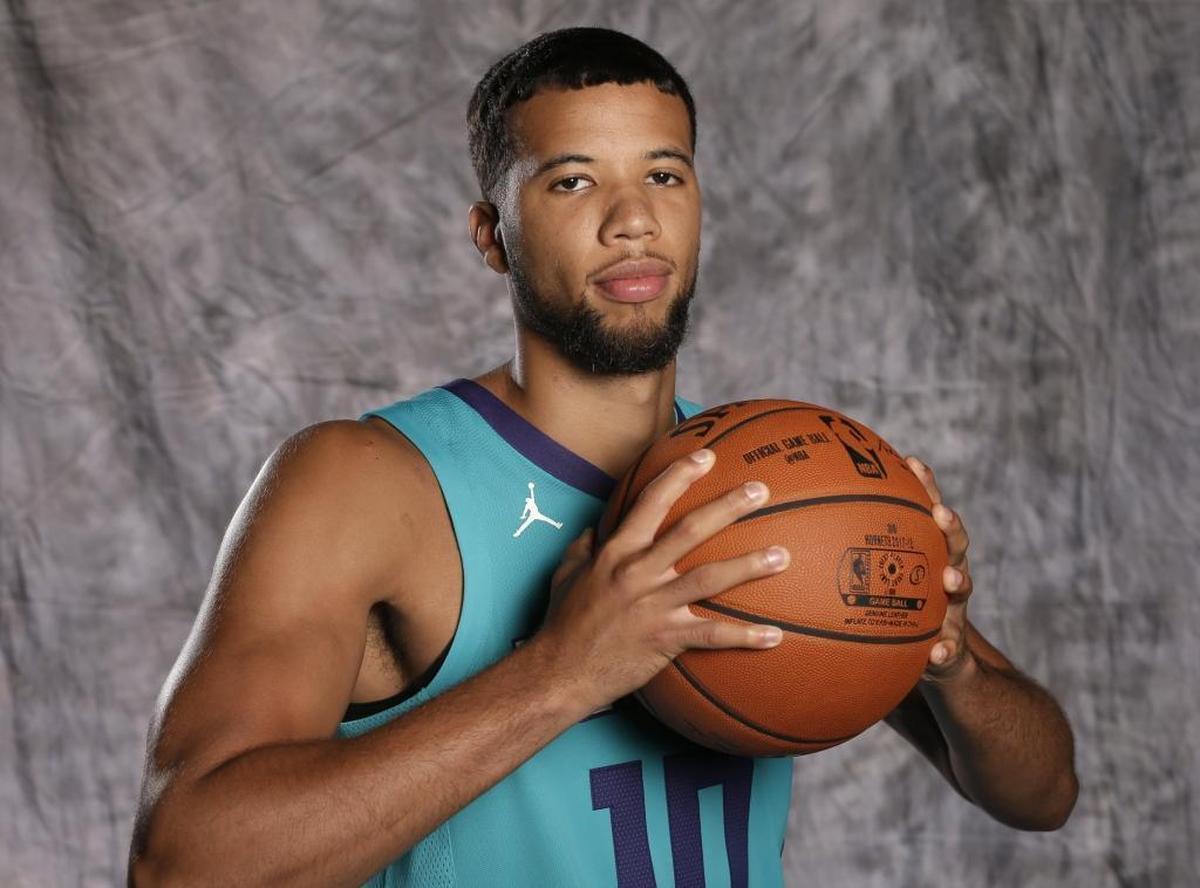 The Charlotte Hornets signed former NBA Rookie of the Year Michael Carter-Williams, looking to improve depth and size at point guard.