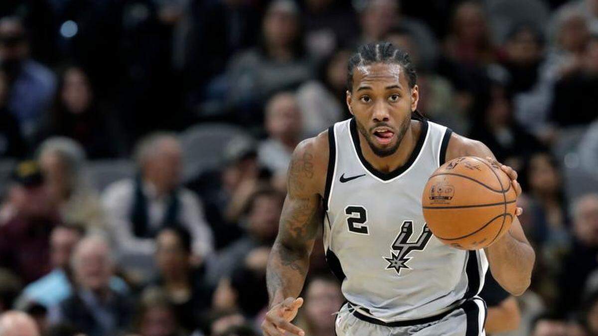 Is there a trade to be made by the Charlotte Hornets that would acquire Kawhi Leonard from the San Antonio Spurs.