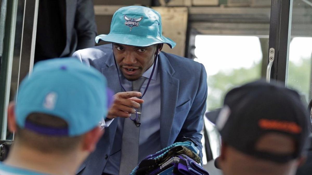 Hornets draft pick Malik Monk chats with fans the day after the draft in Charlotte. Monk is recovering from an ankle injury and likely will miss all the team’s NBA summer league games this week in Orlando.