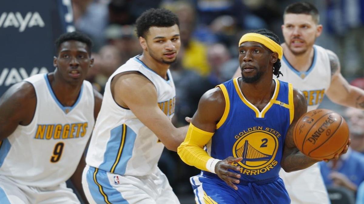 Briante Weber (right), shown earlier this season with Golden State, signed a second 10-day contract with the Charlotte Hornets on Thursday.
