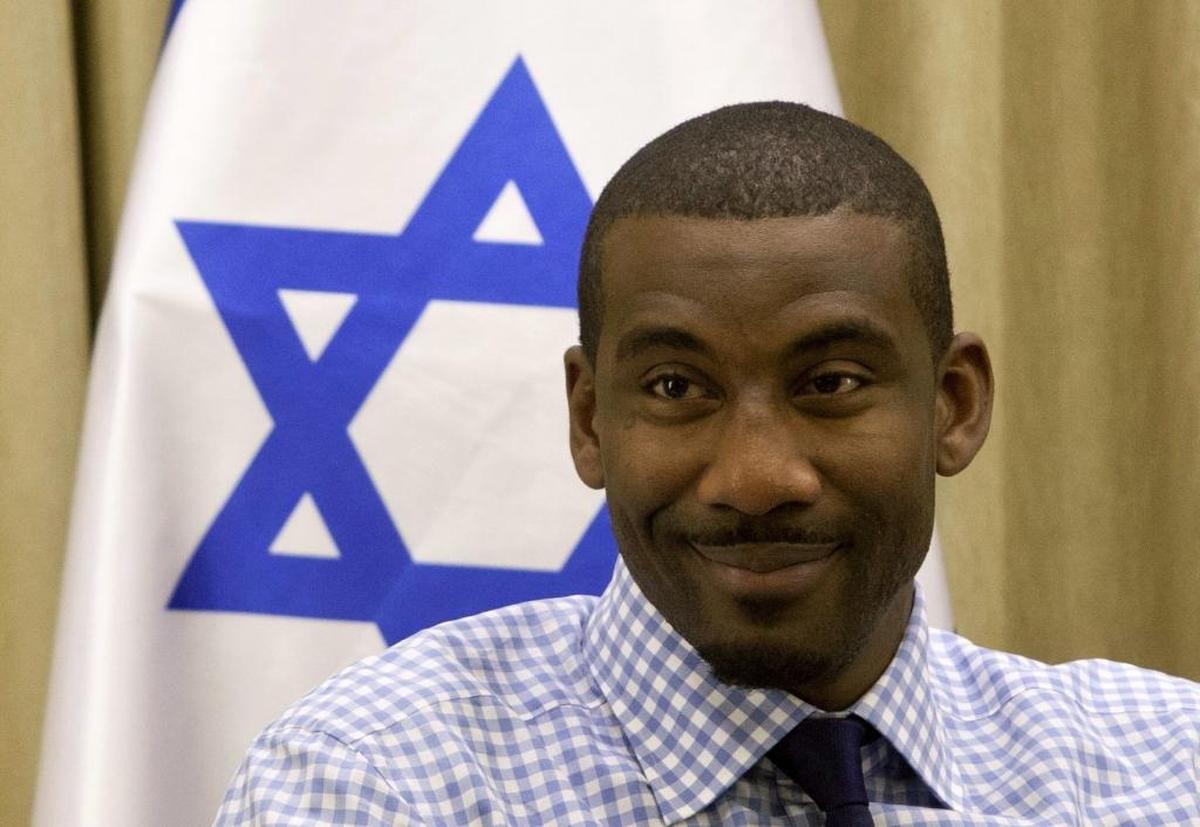 Amare Stoudemire, who played professionally in Israel after his NBA career ended, was offered to the Golden State Warriors in 2009 by the Phoenix Suns, looking to acquire Stephen Curry.