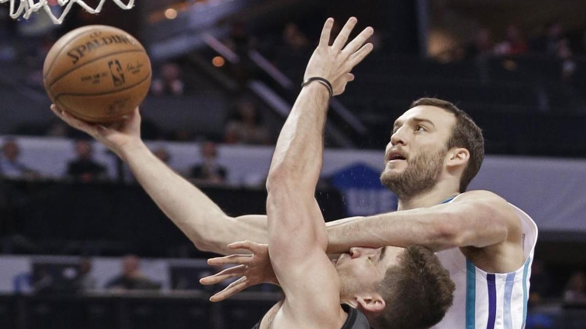 Now that Charlotte Hornets center Miles Plumlee, right, seems to be healthy – he played 15 minutes Wednesday in Toronto after missing more than a month with a calf injury – he could see some time in the post against his younger brother Mason.