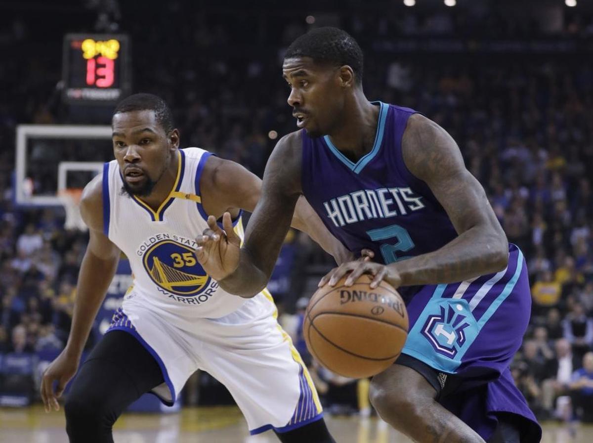Given all he brings to the table in terms of leadership, the Charlotte Hornets should be wary of letting Marvin Williams (2) go.