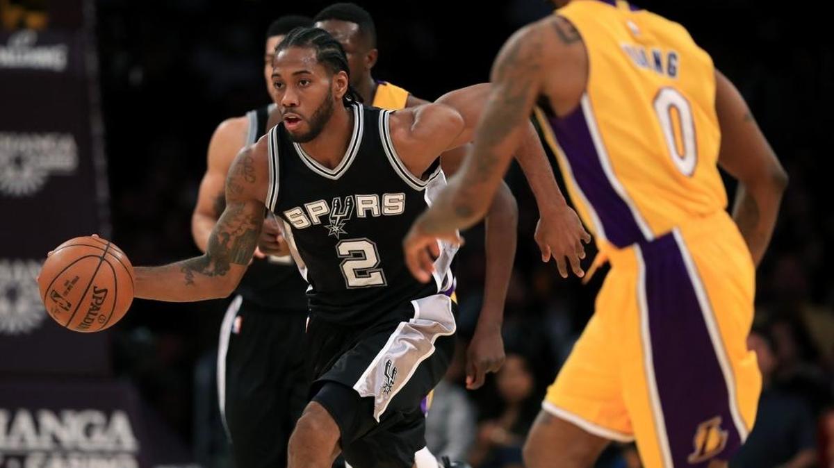 San Antonio Spurs forward Kawhi Leonard (2) has become one of the NBA’s top two-way players. Michael Kidd-Gilchrist will have primary defensive responsibility for Leonard Wednesday.