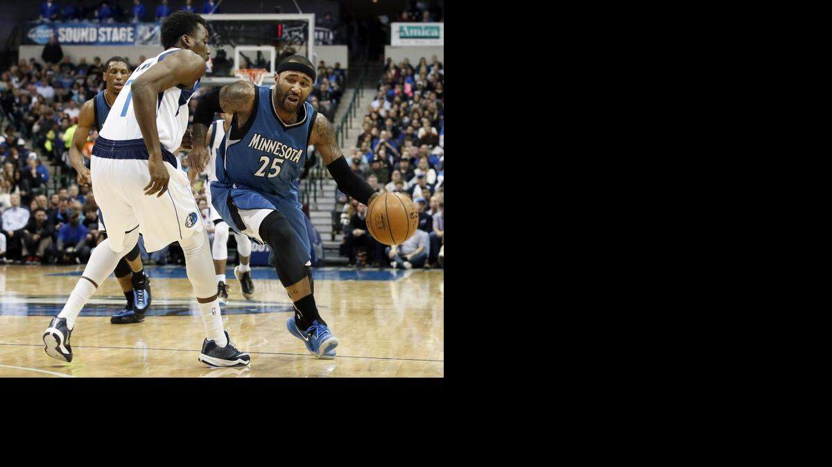 
Former Minnesota Timberwolves point guard Mo Williams (25) says the Charlotte Hornets’ terminology will be “second nature” to him within days.
