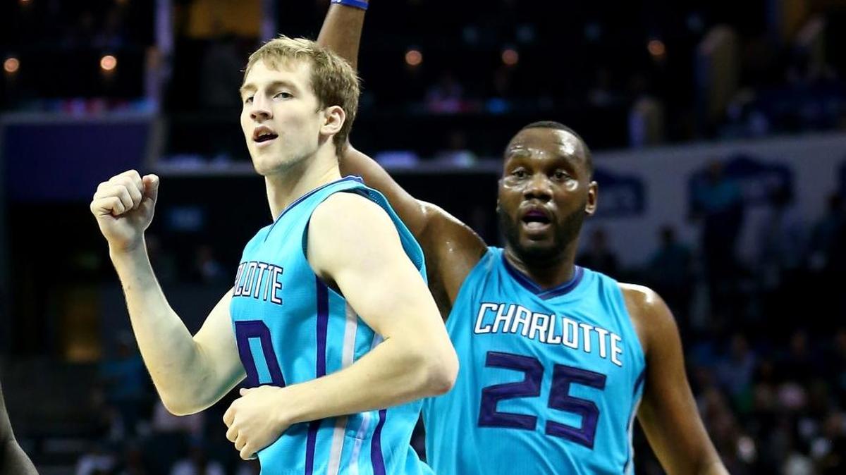 Charlotte Hornets teammates Cody Zeller andAl Jefferson.
