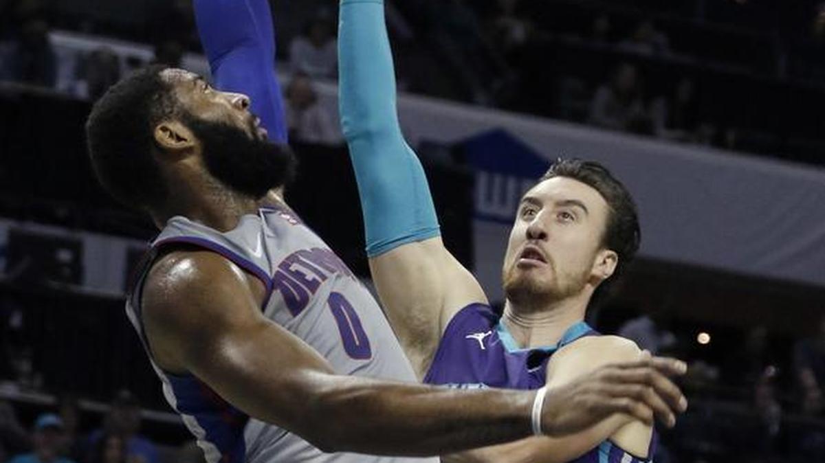 Frank Kaminsky (right) and the rest of the Charlotte Hornets’ second unit came up strong in Sunday’s home victory over the Detroit Pistons.