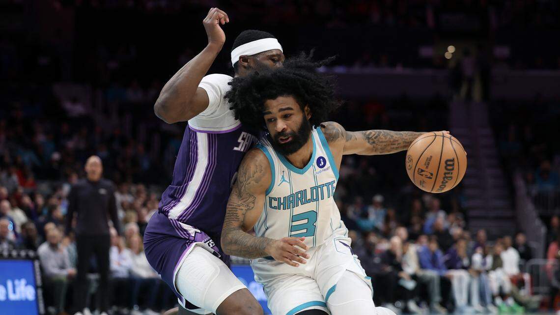 Charlotte Hornets use 72-point first half to bury Kings. Later, they tie a record