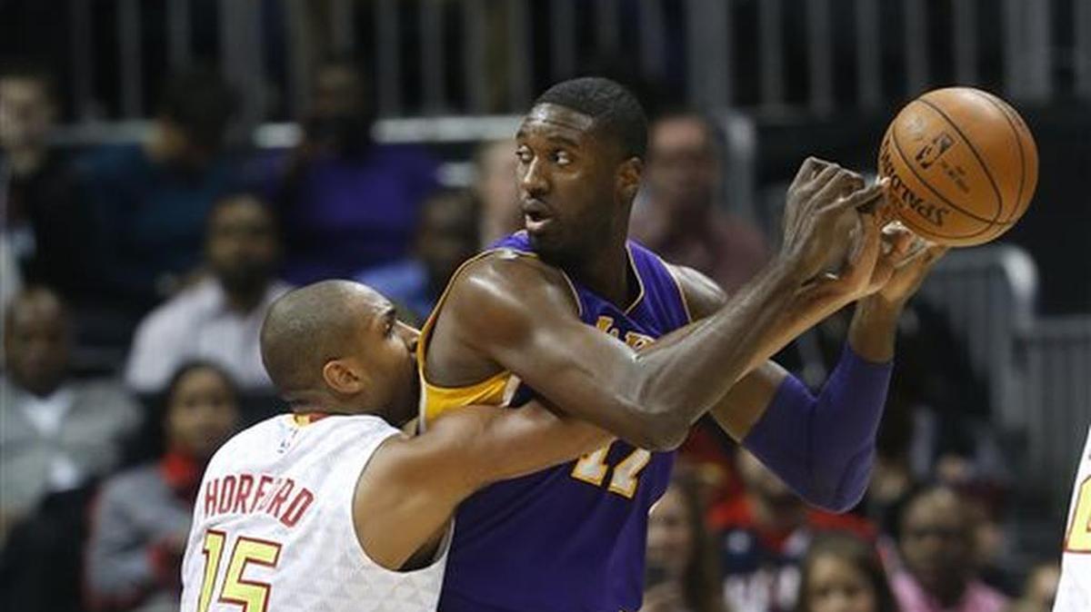 Roy Hibbert is negotiating to join the Charlotte Hornets.