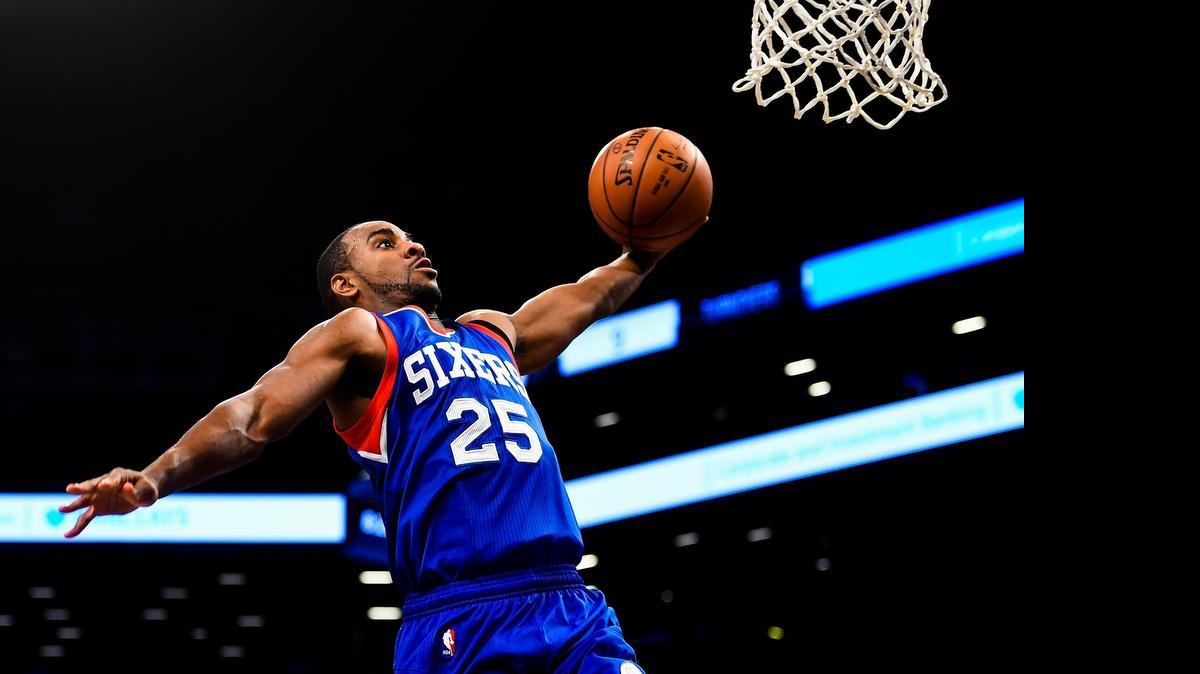 
Free-agent guard Elliot Williams, here playing for the Philadelphia 76ers, signed a contract Tuesday with the Charlotte Hornets.
