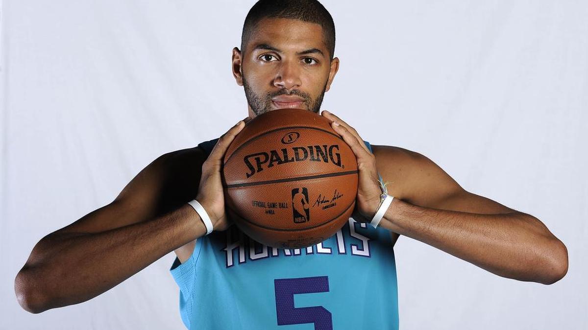 It appears Charlotte Hornets guard Nic Batum won’t need surgery to recover from a torn ligament in his left elbow, a source said Tuesday.