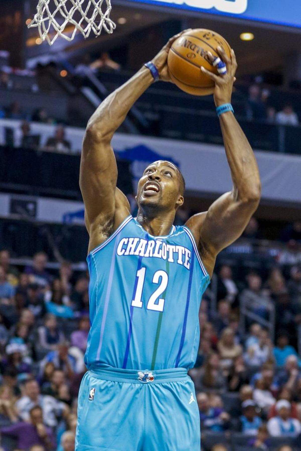 Charlotte Hornets center Dwight Howard totaled 21 points and 16 rebounds in Saturday’s win against the Milwaukee Bucks.