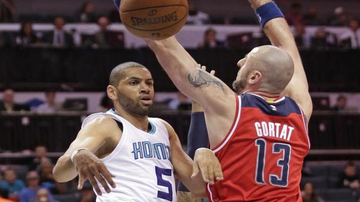 The Hornets’ Nic Batum (5) returned against the Washington Wizards on Saturday after missing two games with a migraine.