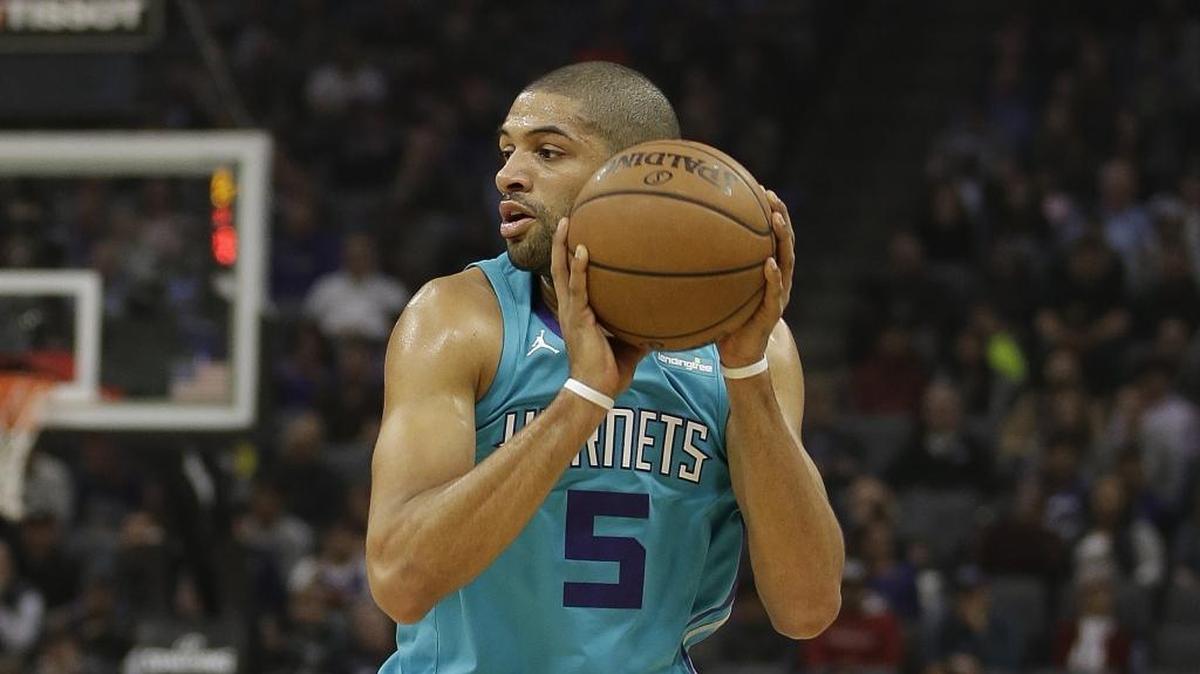 Charlotte Hornets guard Nicolas Batum knows fans are bashing him over his performance this season; how does he react to the criticism?