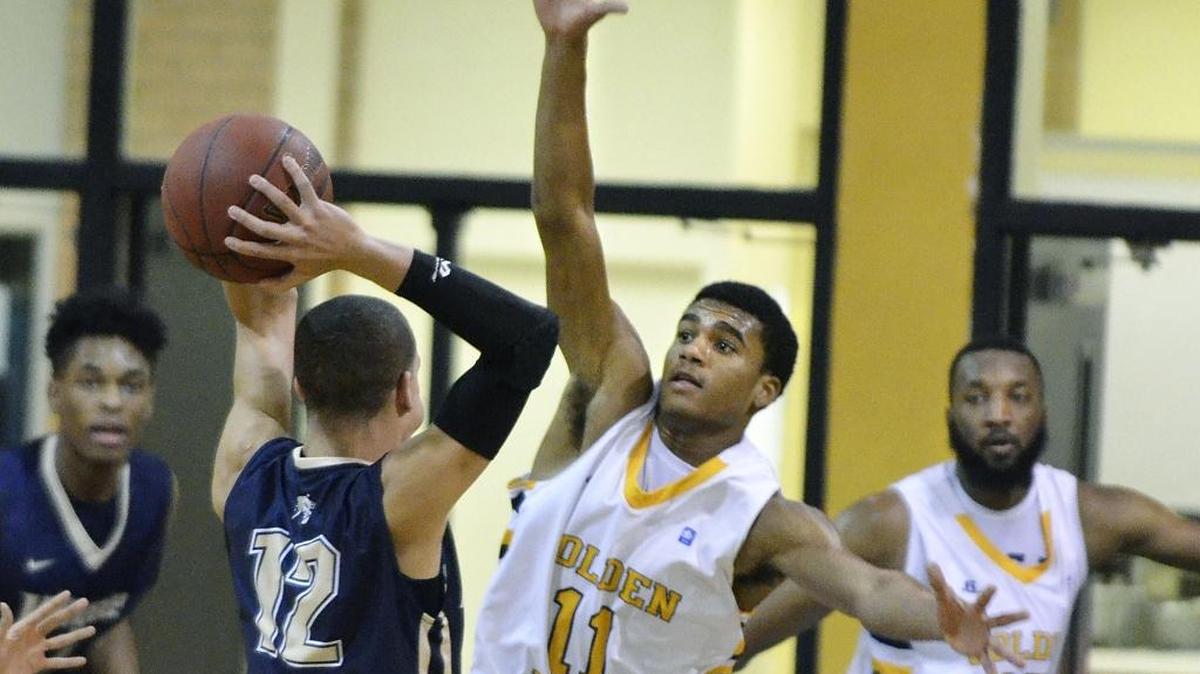Johnson C. Smith senior guard Robert Davis (11) returns for the Golden Bulls after averaging a team-best 17.4 points and 3.1 assists last season.