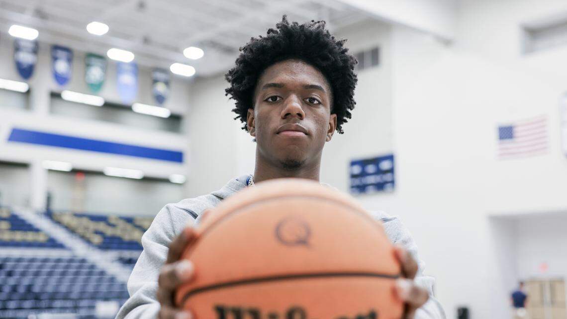 Queens freshman is putting his small SC hometown on the NCAA map — again