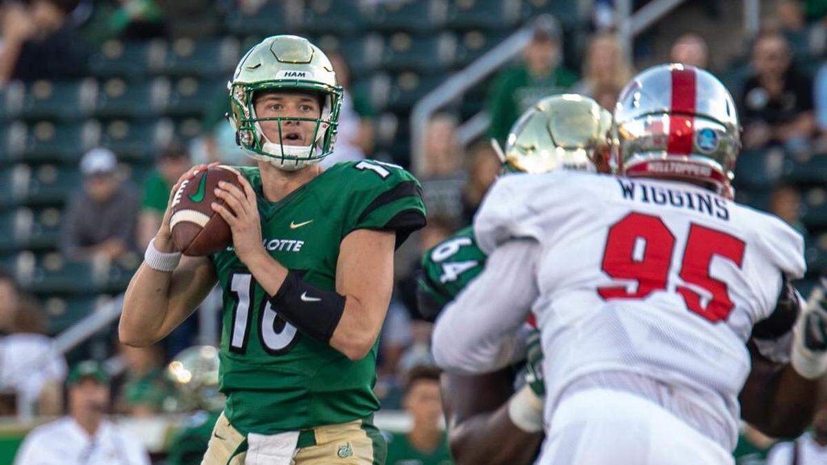 Charlotte 49ers quarterback Evan Shirreffs, a 6-foot-5, 210-pound graduate transfer, will start for the Charlotte 49ers on Saturday at Middle Tennessee.