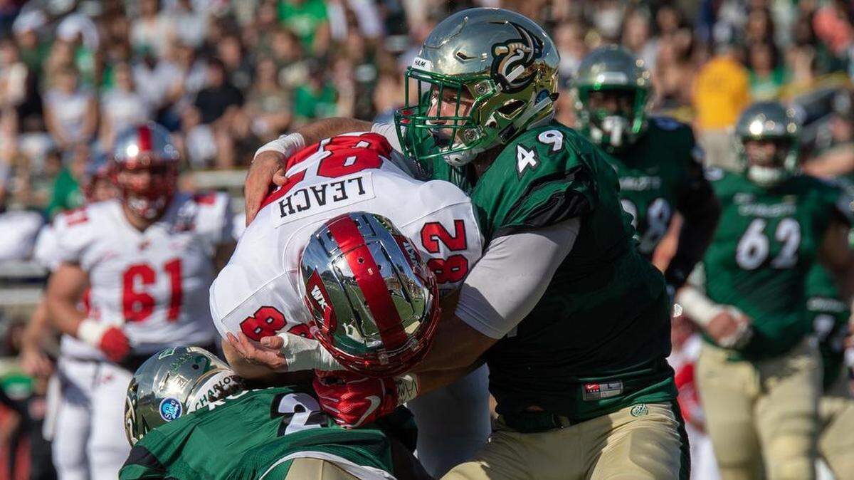 Charlotte 49ers linebacker Jeff Gemmell, right, and the team’s run defense can expect a test from Southern Miss, which rushed for 218 yards in a 27-17 victory against Texas-San Antonio last week.