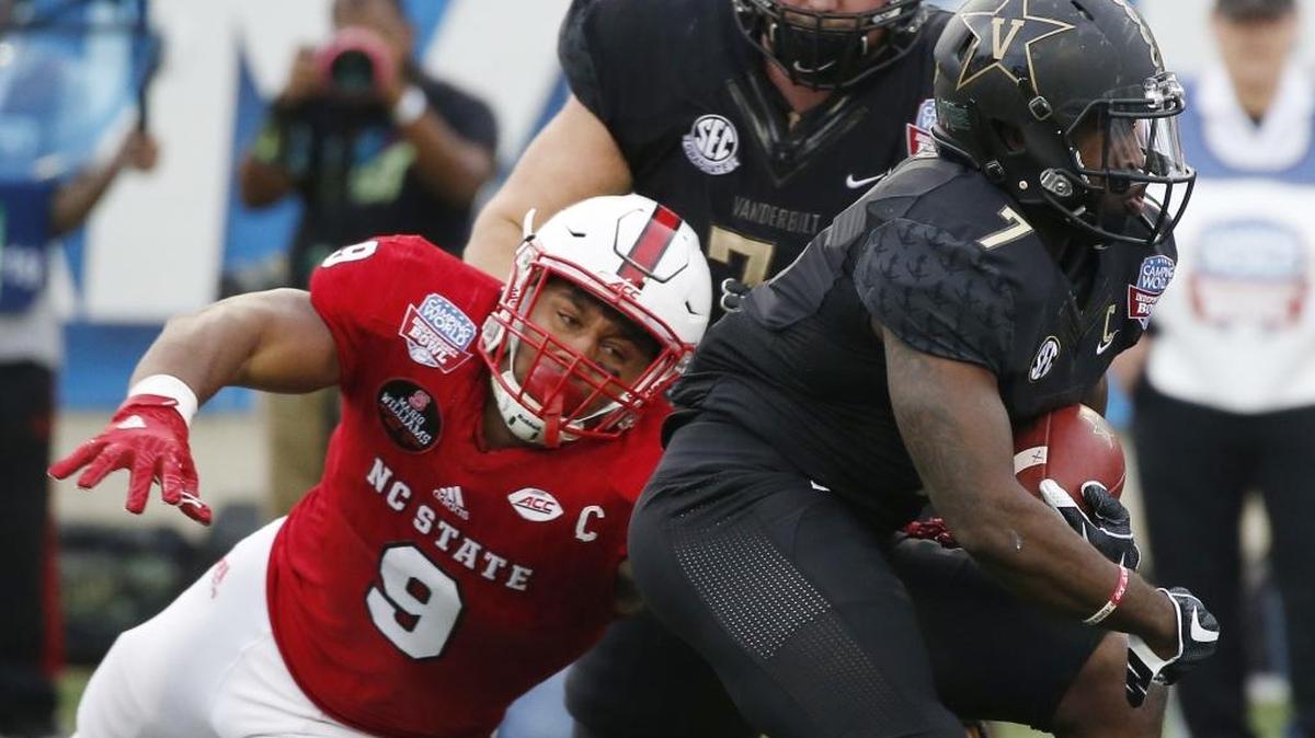 N.C. State’s Bradley Chubb (9) is one of finalists for the 2017 Bronko Nagurski Trophy.