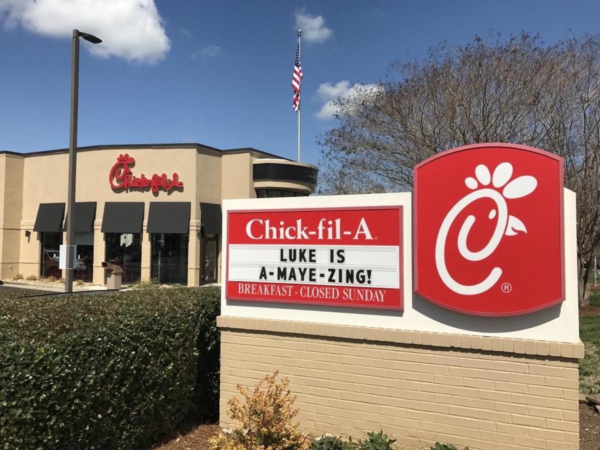 A local Chick-fil-A in the Lake Norman area showed its appreciation for Luke Maye’s game-winning shot against Kentucky in 2017. Luke Maye grew up in Huntersville and went to high school at Hough High in Cornelius.