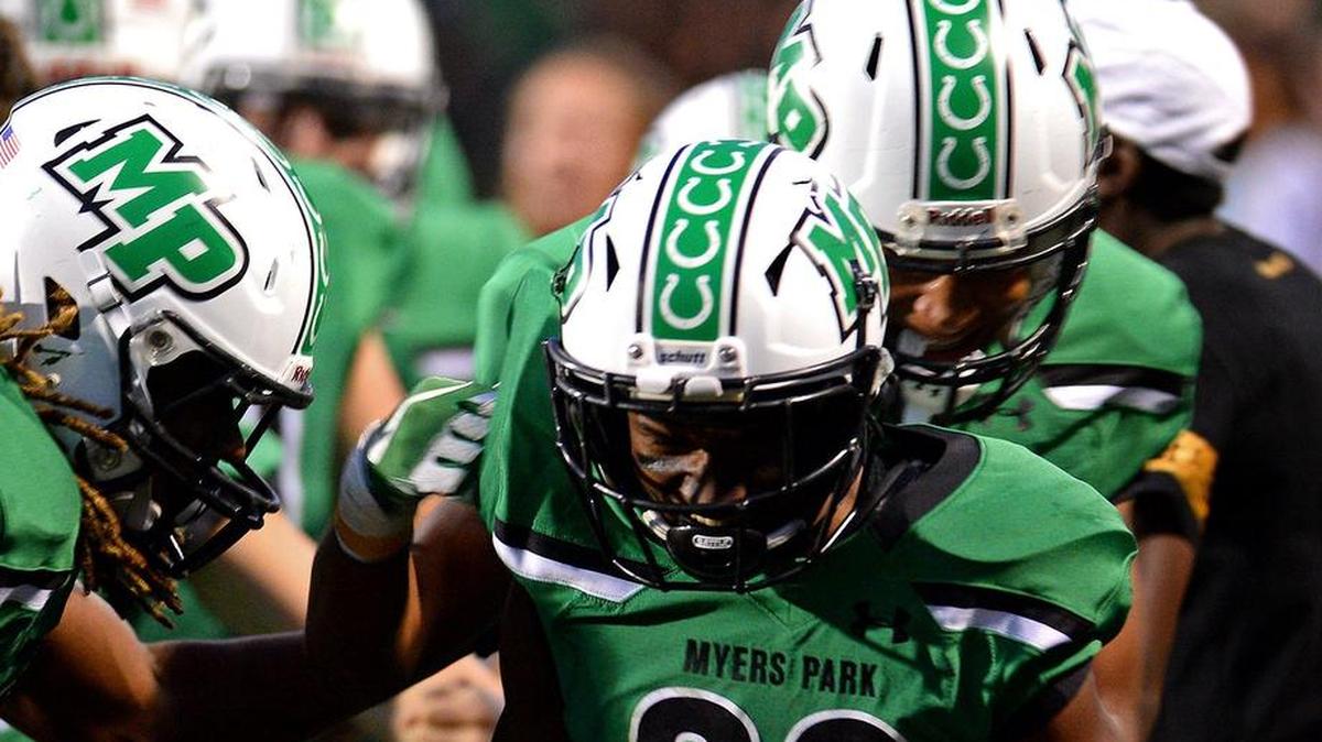 Myers Park defensive back Tre Bly is one of 10 players who signed with the Charlotte 49ers on Wednesday.