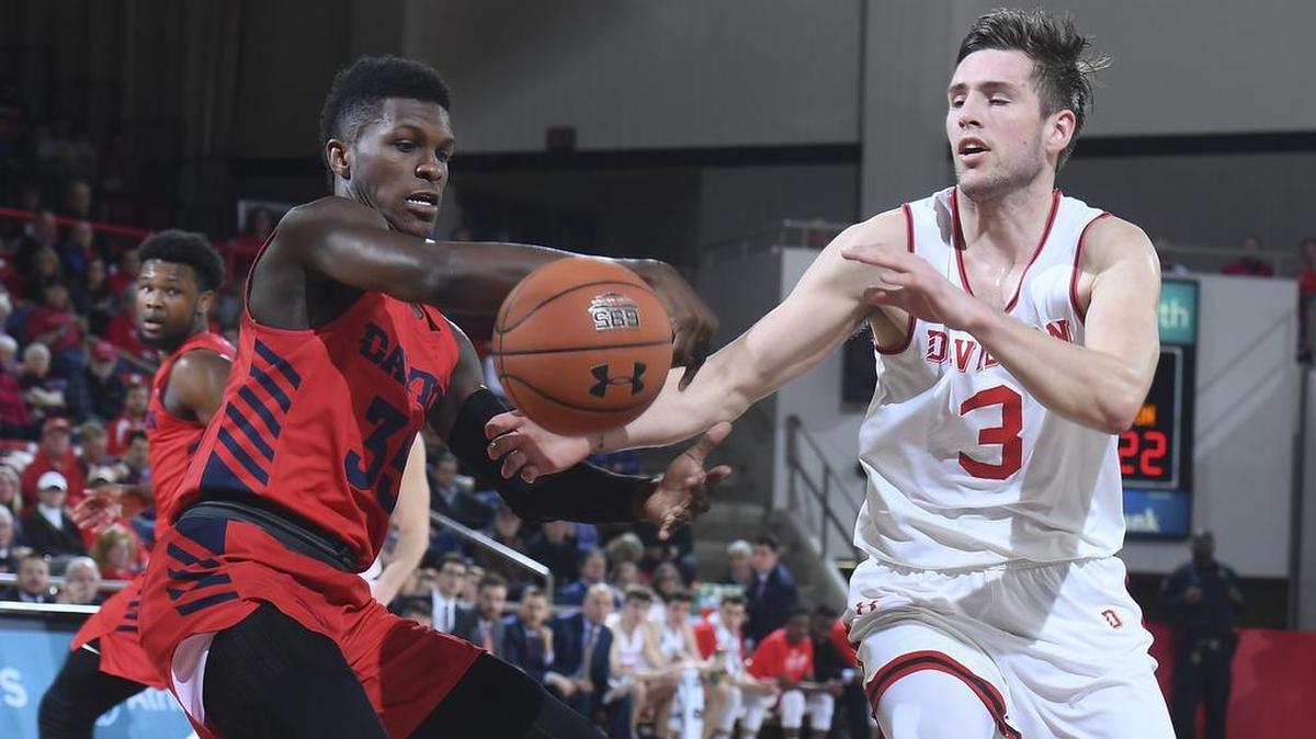 Davidson junior guard Jon Axel Gudmundsson, right, and the Wildcats will visit La Salle on Wednesday in Atlantic 10 men’s basketball.
