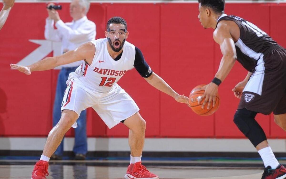 Davidson’s Jack Gibbs (12), seen here against St. Bonaventure, hit five 3-pointers and scored 29 for Davidson (15-14, 8-10) in Saturday’s game against Rhode Island.