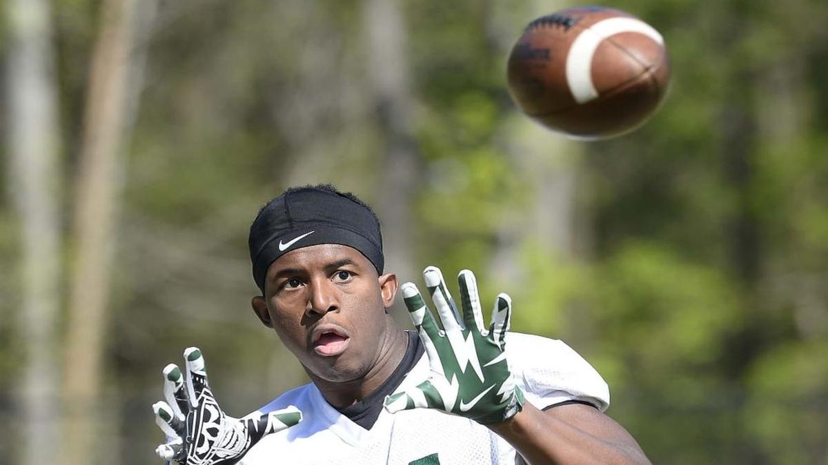 Charlotte 49ers’ Juwan Foggie spent two seasons as a wide receiver before switching to linebacker this fall.