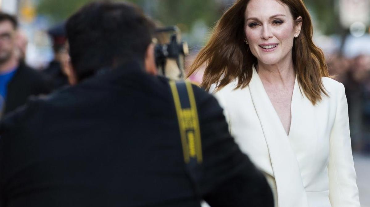 Actress Julianne Moore is the mother of Davidson men’s basketball player Carl Freundlich.