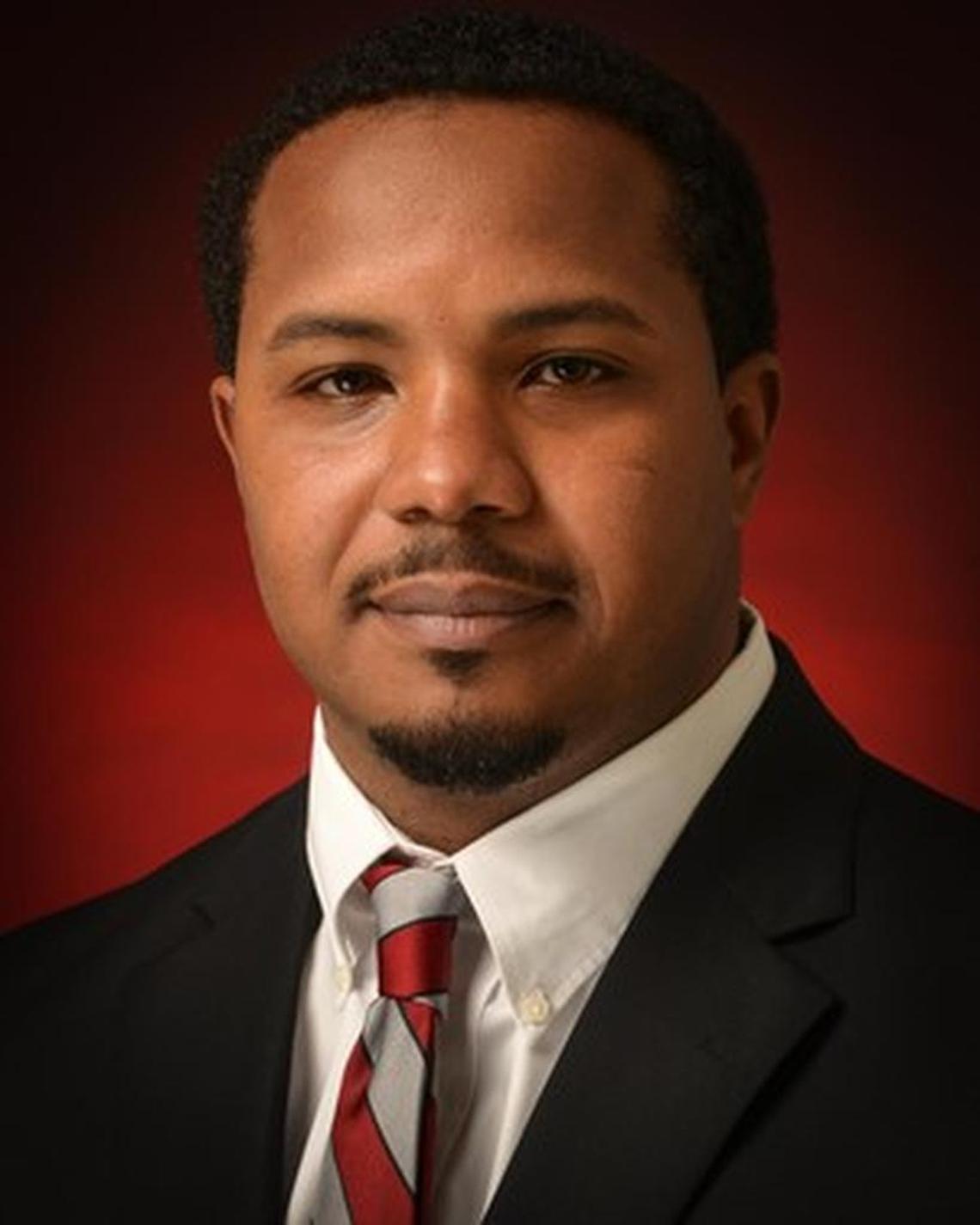 Sean Dawkins is the Charlotte 49ers’ new running backs coach.