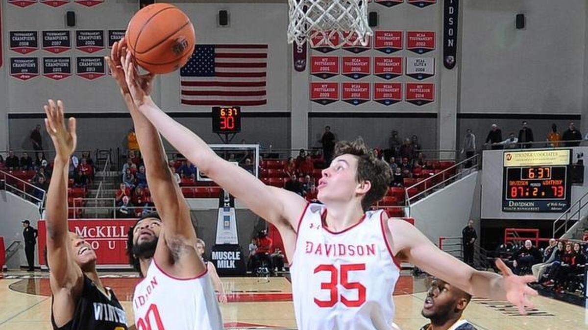 Freshman Luka Brajkovic (35) averages 11.6 points and 5.7 rebounds for Davidson this season.