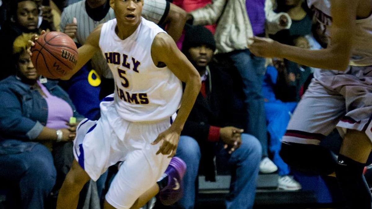 
Quentin Jackson Jr. (5) of the Carlisle School in Martinsville, Va., committed to play for the Charlotte 49ers. Jackson, the son of former N.C. State guard Quentin Jackson, also had offers from Providence, Cincinnati and Rutgers. Jackson (pictured) formerly played for Raleigh Word of God.

