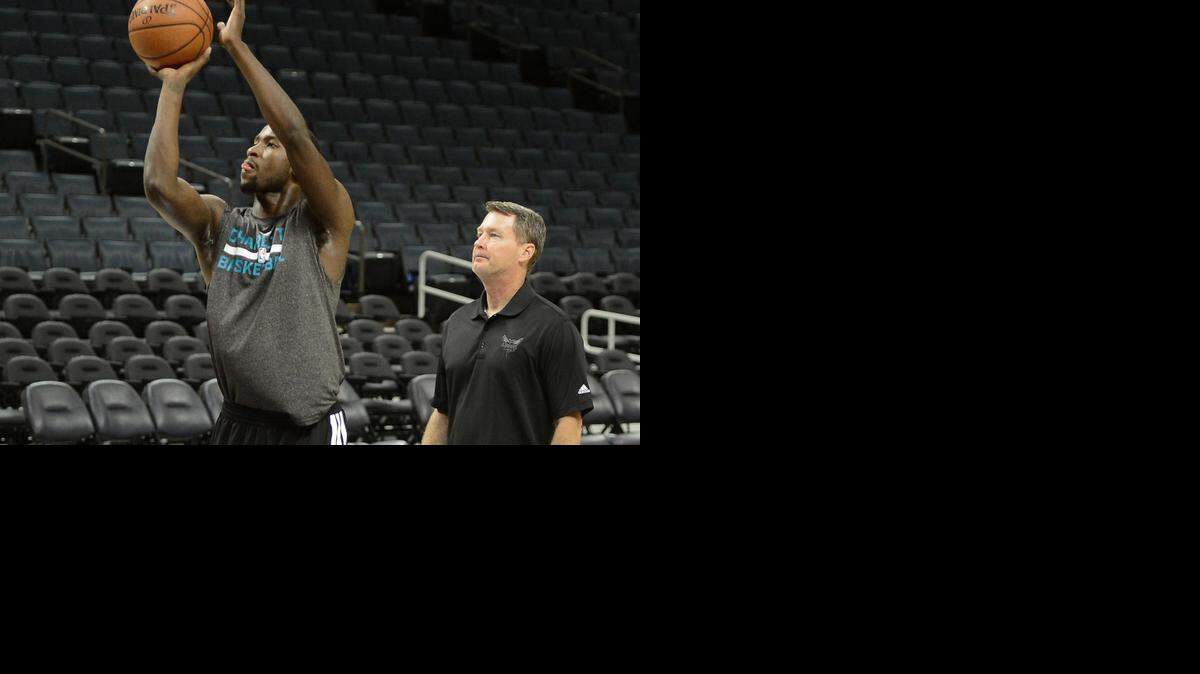 Charlotte Hornets assistant coach Mark Price watches Michael Kidd-Gilchrist's shot release at Time Warner Cable Arena on Friday, May 30, 2014.