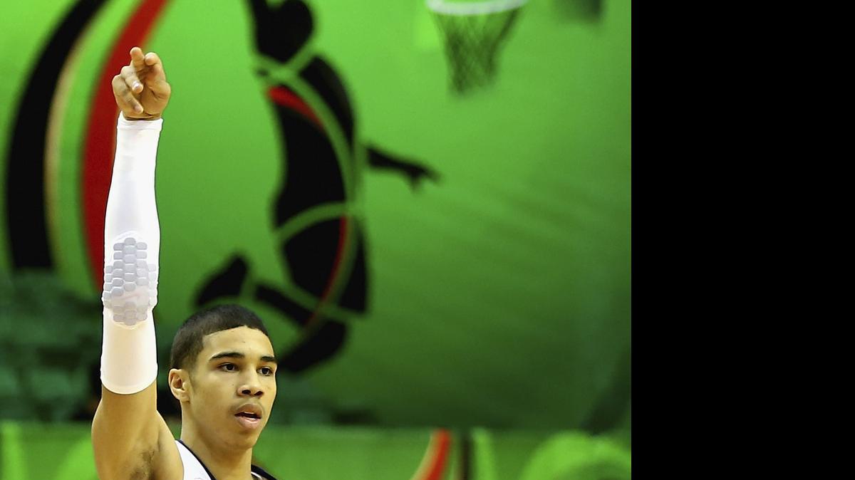 
Jayson Tatum, the No. 2 overall prospect in the class of 2016, committed to Duke Sunday afternoon.



