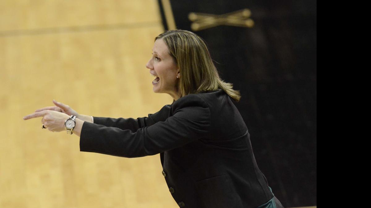 
Cara Consuegra will start her fifth season in 2015-16 as the Charlotte 49ers’ women’s basketball coach.
