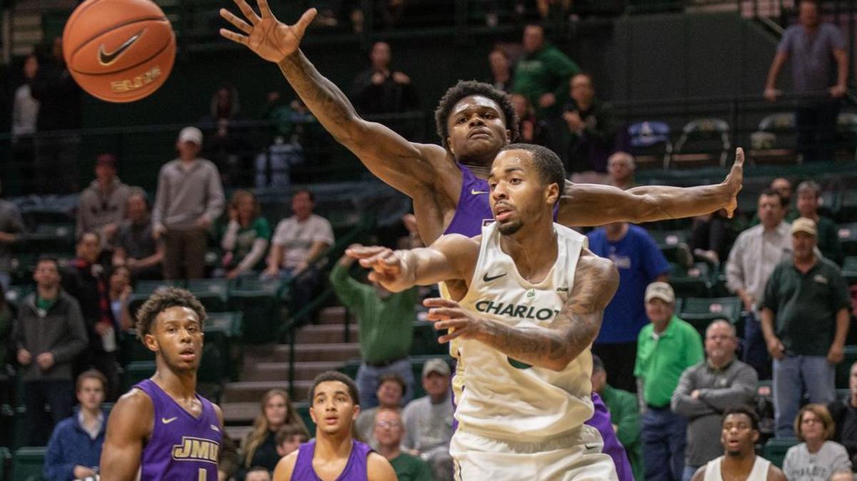 Charlotte point guard Jon Davis scored a team-high 20 points in the 49ers’ 64-59 loss to visiting James Madison on Friday.