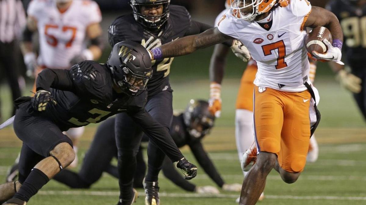 After missing most of the 2015 season with neck fracture, Clemson junior receiver Mike Williams (7) has 84 receptions, 1,171 yards and 10 touchdowns this season.
